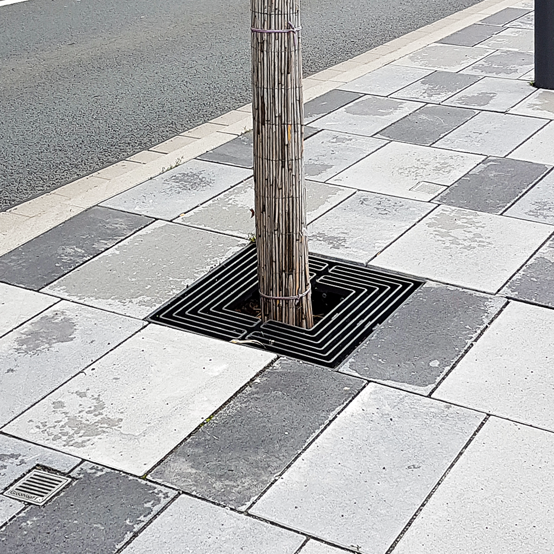 Aland Baumrost Stammfußeinfassung