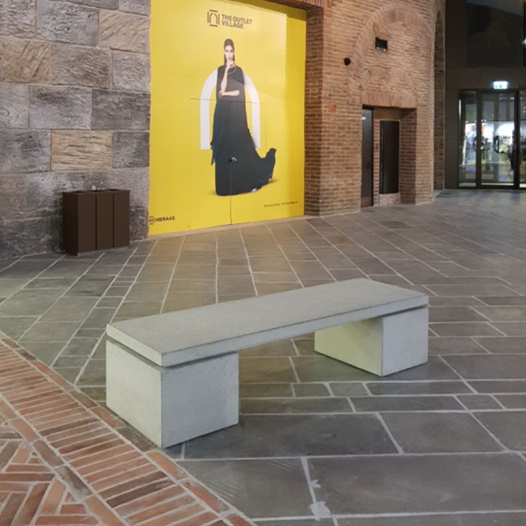 Manyanet Bank kurz Szene Innenraum