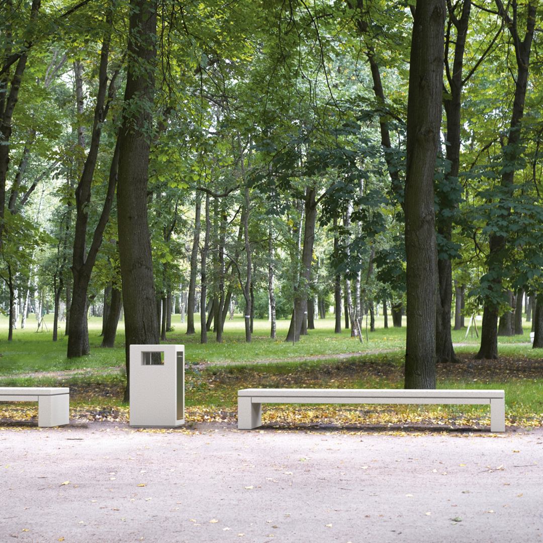 Manyanet Bank kurz Szene draußen