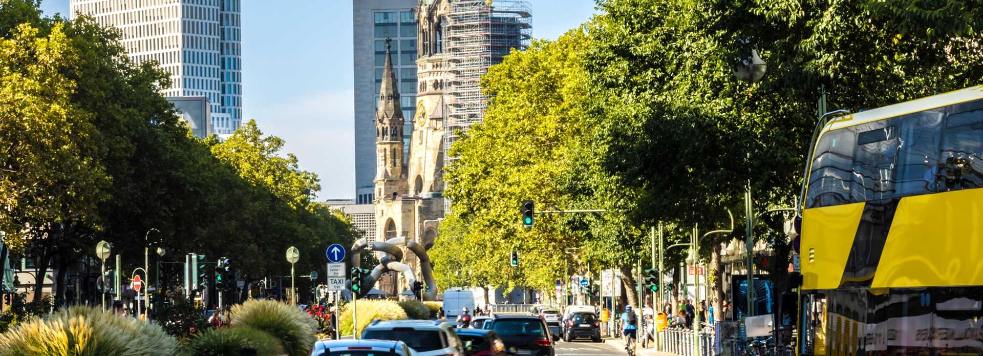 Lärmschutz durch Stadtbäume in Innenstädten schlucken Verkehrslärm