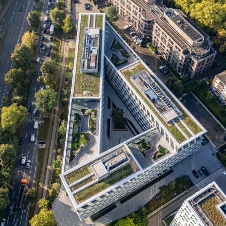 Referenz: OnePlaza Düsseldorf, Shape Hochbeete auf Dach von oben 