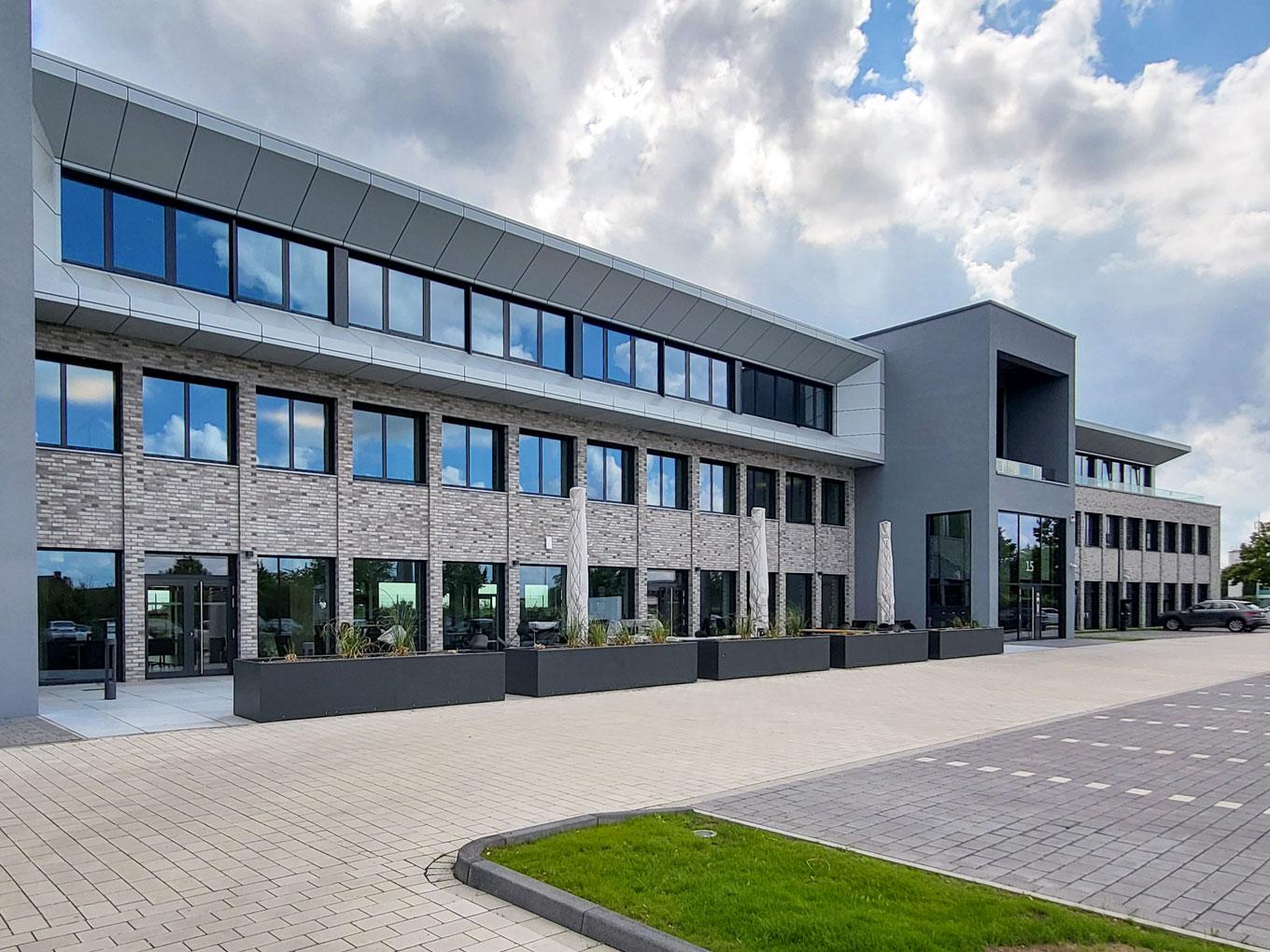 Referenz: DGN Firmensitz, Kaarst, mobile Cube Hochbeete