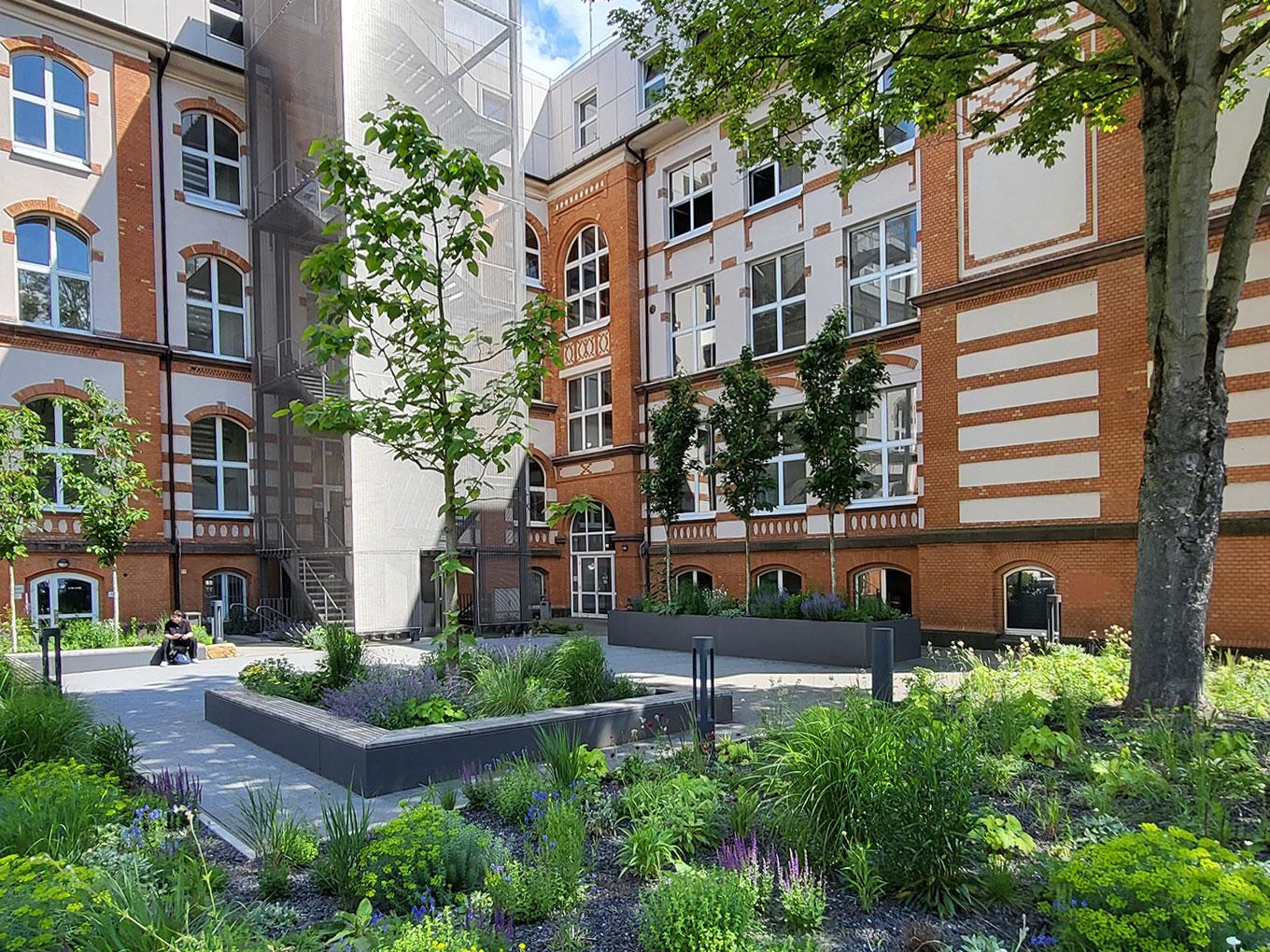 Referenz: Fachhochschule Dortmund, Shape Hochbeete