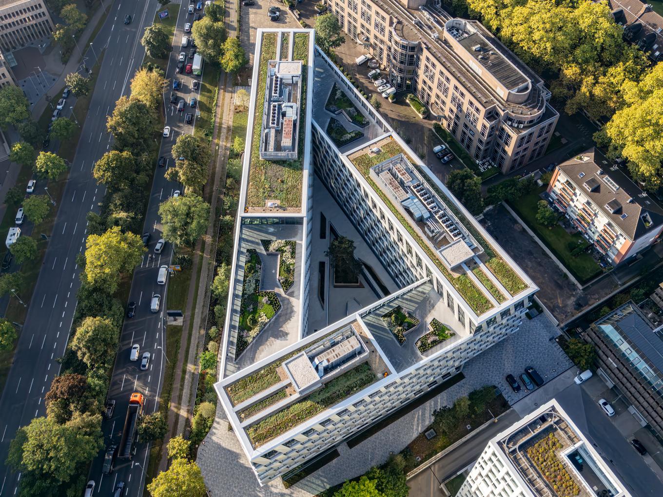 Referenz: OnePlaza Düsseldorf, Shape Hochbeete auf Dach von oben 