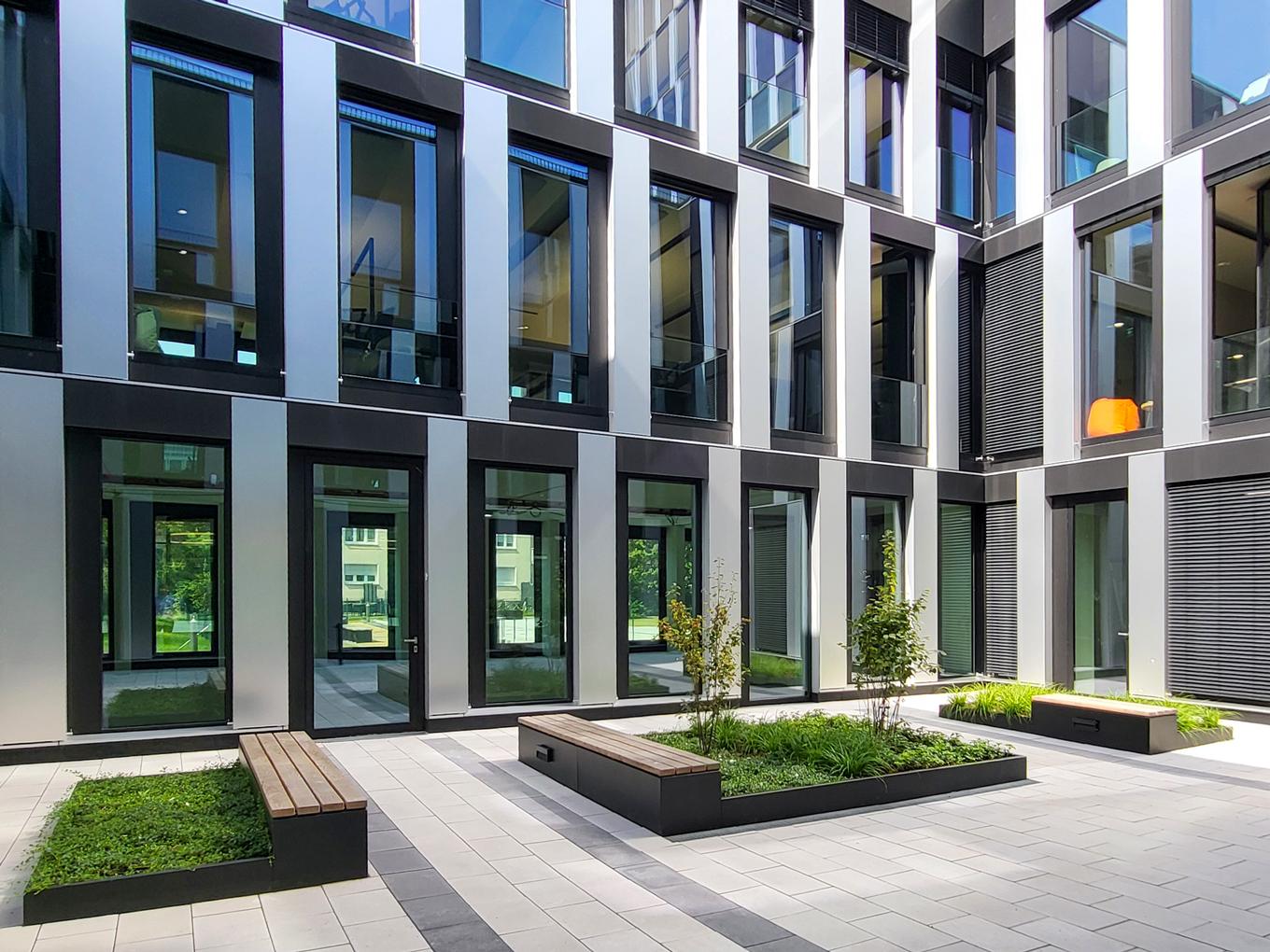 Referenz: LYGHT, Düsseldorf, Shape Hochbeete zur Dachbegrünung