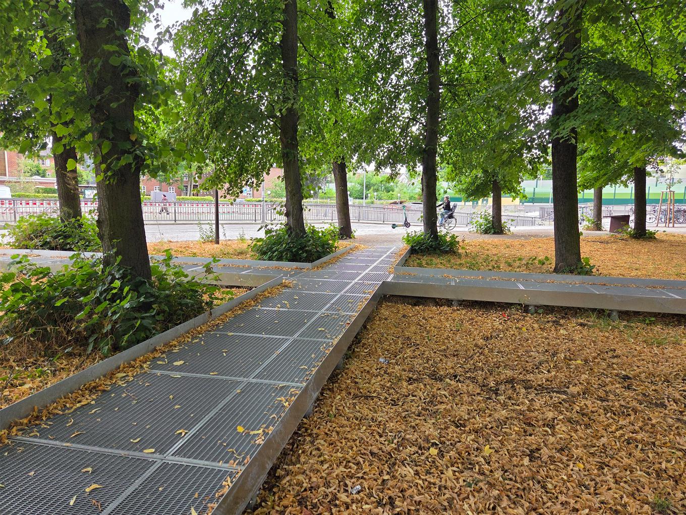 Referenz: Lichtenrader Revier Berlin offene ArborGrid Wurzelbrücke