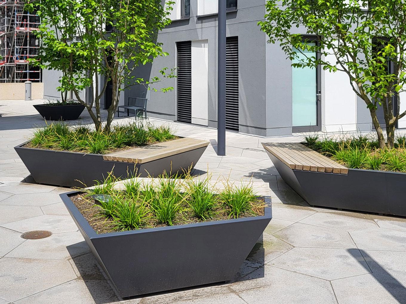 Referenz: Max-Planck-Institut, Mühlheim, Shape Hochbeete polygonal mit Sitz