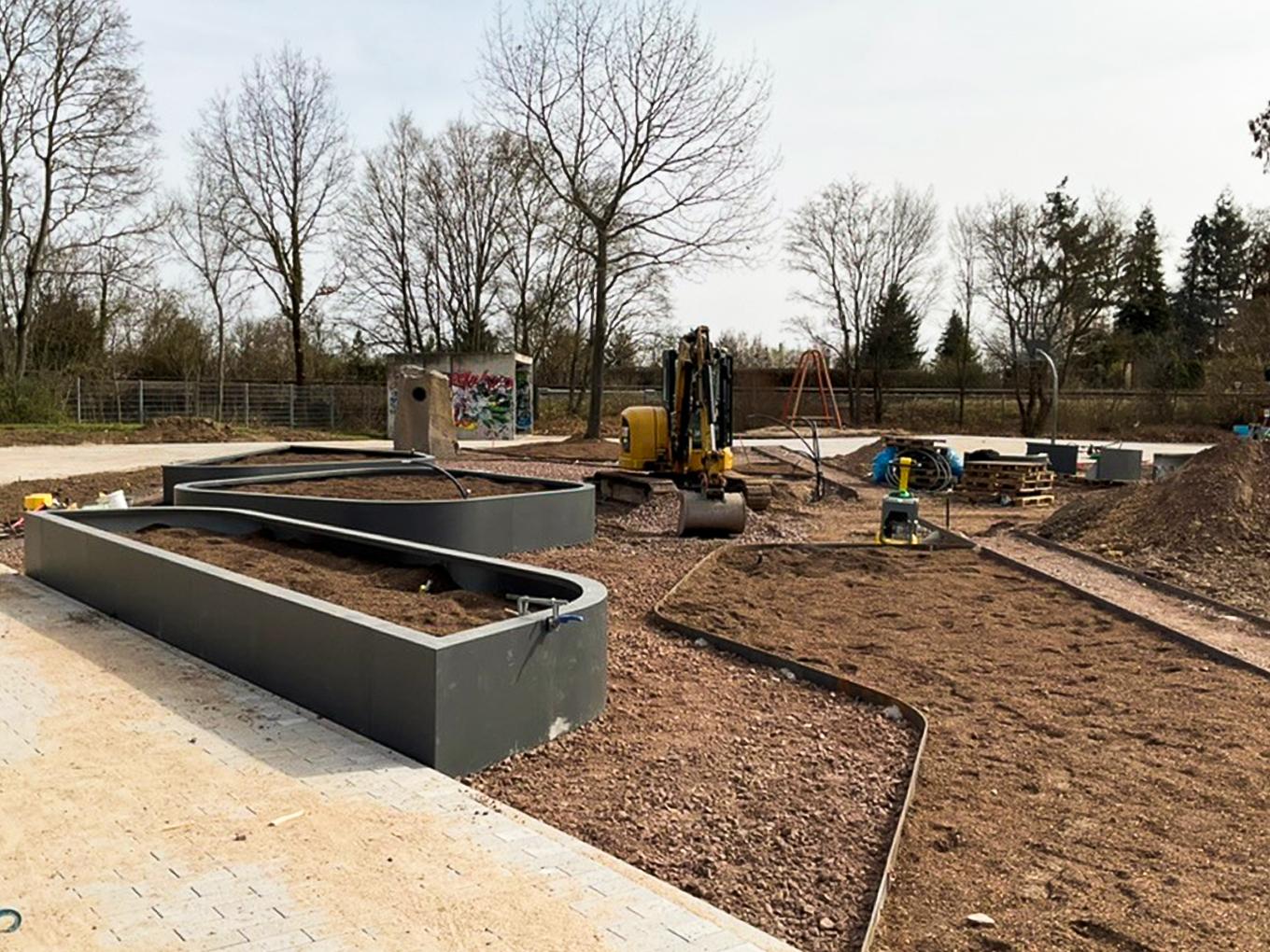 Referenz: Abenteuerspielplatz, Neustadt a. d. Weinstraße, Shape Hochbeete und Kontrast Einfassungen