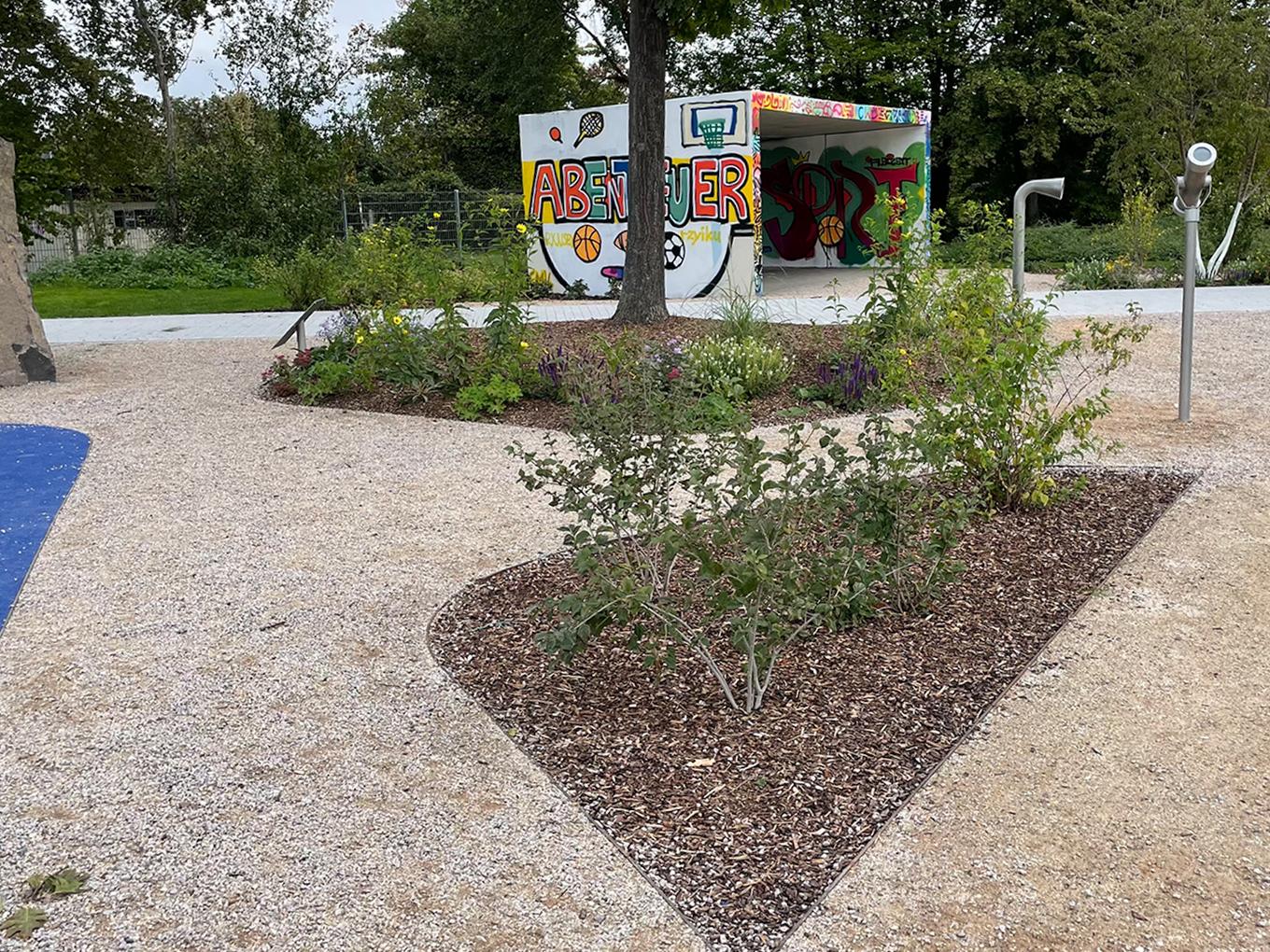 Referenz: Abenteuerspielplatz, Neustadt a. d. Weinstraße, Shape Hochbeete und Kontrast Einfassungen