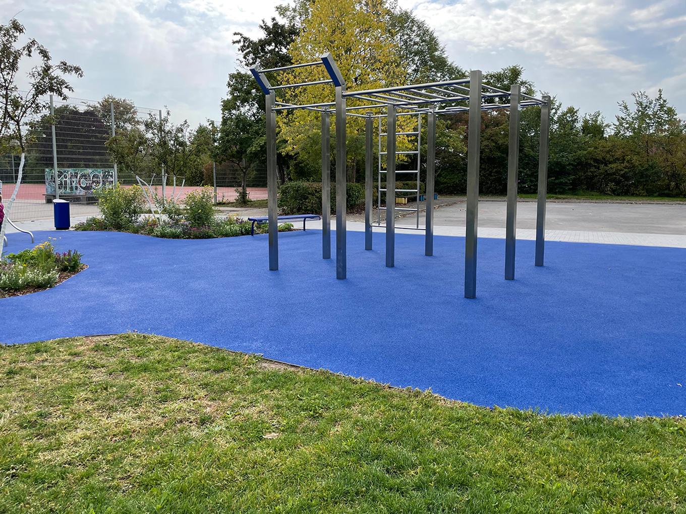 Referenz: Abenteuerspielplatz, Neustadt a. d. Weinstraße, Shape Hochbeete und Kontrast Einfassungen