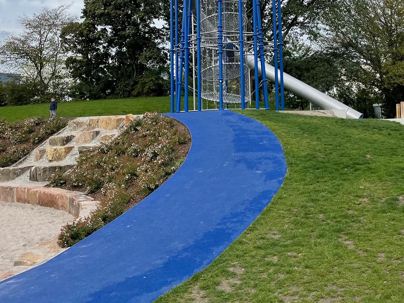 Referenz: Abenteuerspielplatz, Neustadt a. d. Weinstraße, Shape Hochbeete und Kontrast Einfassungen