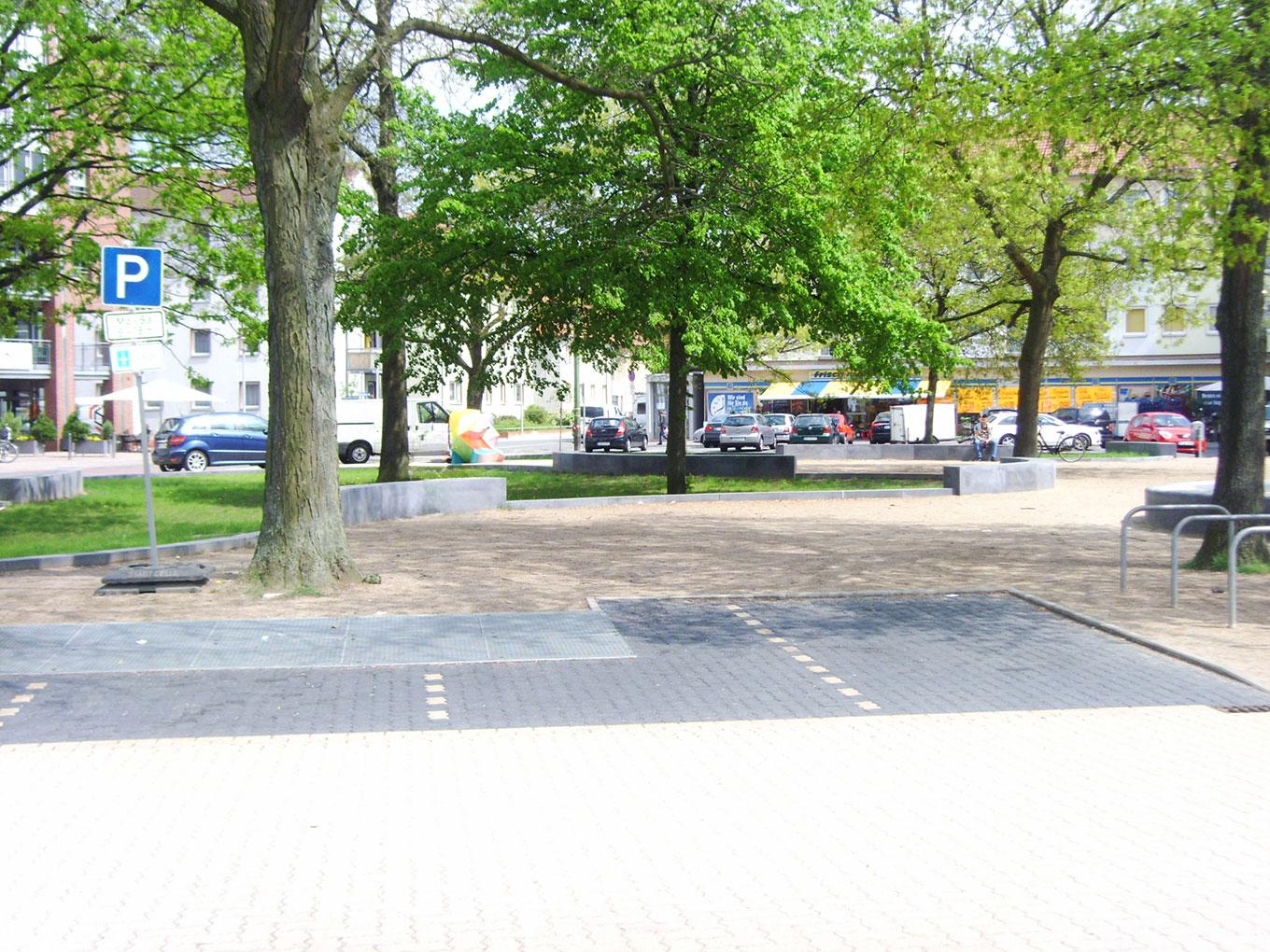 Referenz: Lauensteinplatz, Celle: ArborGrid in offener Bauweise auf Parkplatz
