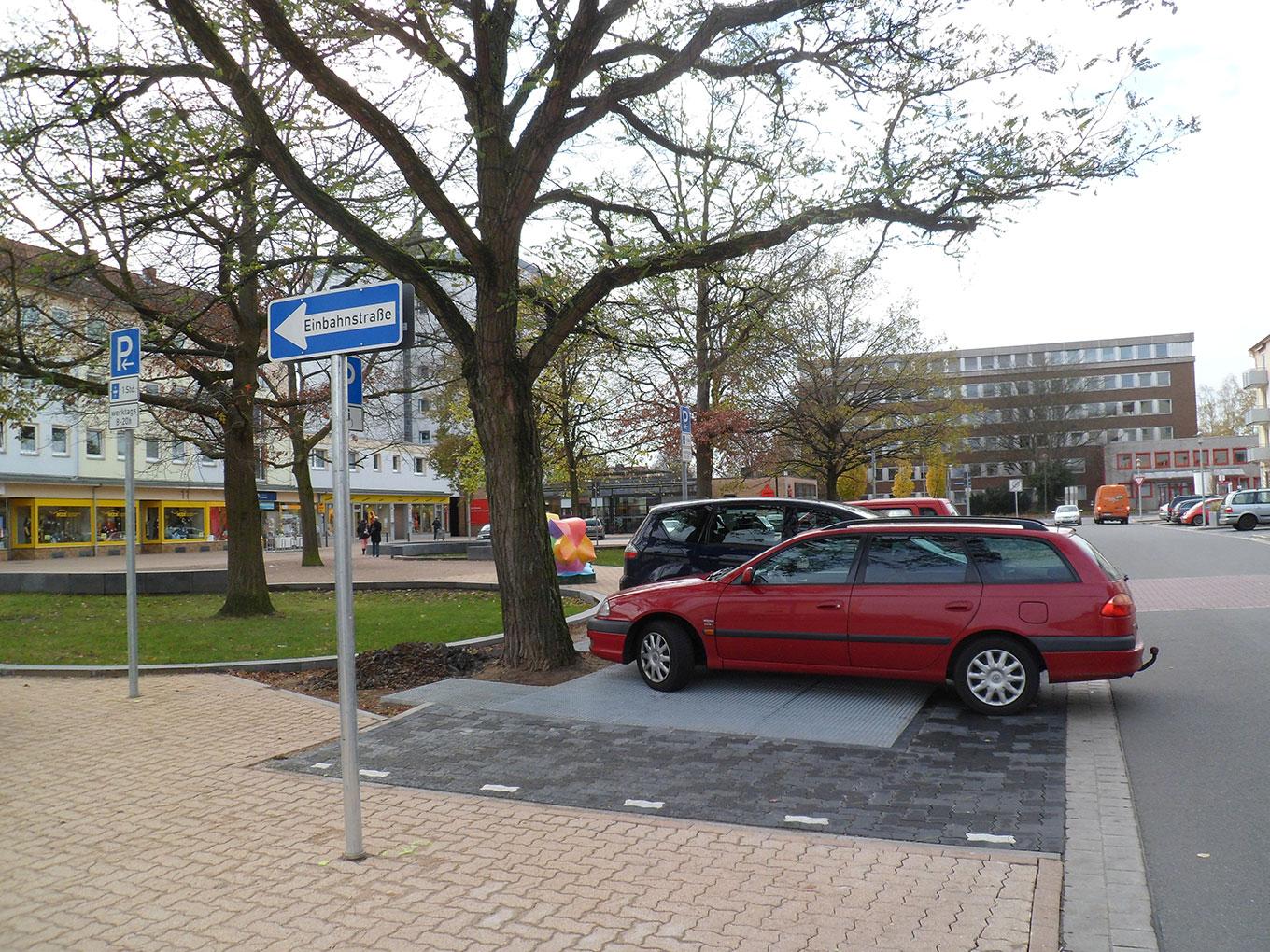 Referenz: Lauensteinplatz, Celle: ArborGrid in offener Bauweise auf Parkplatz