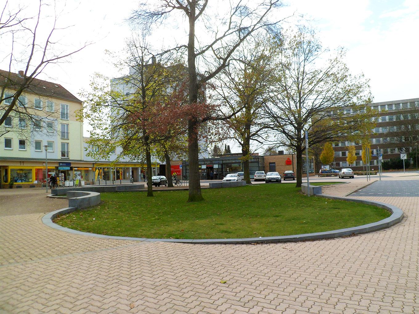 Referenz: Lauensteinplatz, Celle: ArborGrid in offener Bauweise auf Parkplatz